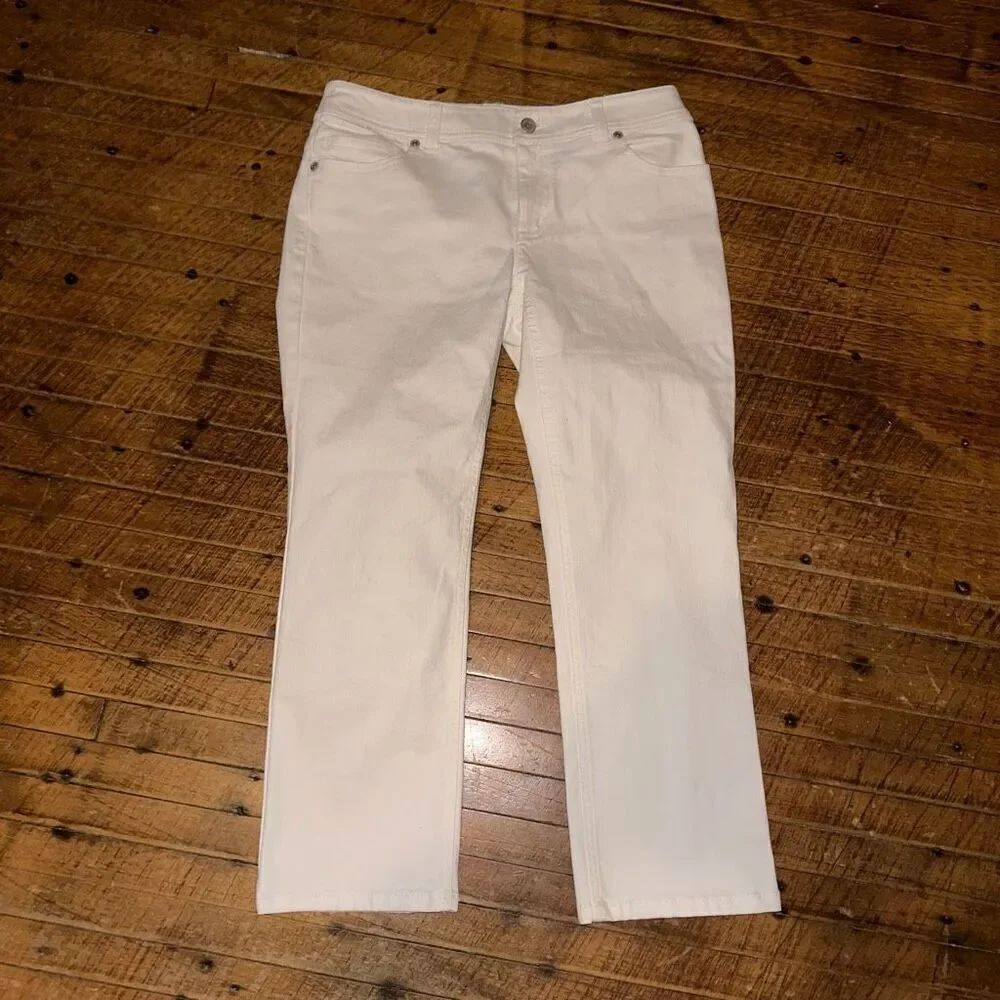 Chico’s white crop 00/2 normcore elevated basics jeans